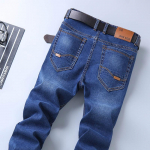 Nelja hooaja kantavad meeste &auml;ri venivad sirgete s&auml;&auml;rtega teksased Moodsad laiad pikad p&uuml;ksid Keskmise v&ouml;&ouml;kohaga meeste p&uuml;ksid 28