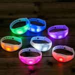20/50 tk muusika/heliaktiveeritavat LED-k&auml;ev&otilde;ru v&auml;rviliste tuledega, sobib pulmadeks, s&uuml;nnip&auml;evadeks ja muudeks s&uuml;ndmusteks. 10 piece&Custom logo