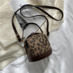 Naiste silinderk&auml;ekott Uue disainiga kirjatr&uuml;kiga lai rihm Crossbody minikott Hit Color Pu Thread Patchwork Messenger Bucket Bag tumepruun v&auml;rv