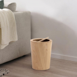 Kaane ja puidust korv majapidamise j&auml;&auml;tmete jaoks Wood Color