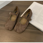 2025 Jaapani stiilis Tabi Ninja kingad Naistele Retro Suede Lamedad Jalan&otilde;ud Split Hoof Toe Paadikingad Femme Mary Jeans Moccasins Ballerina King 35 khaki