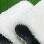 Valge kunstmuru v&auml;listingimustes j&otilde;ulukaunistuseks ja kooli jalgpalliv&auml;ljakuks 2cm Dense Turf [Full Roll]