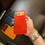 Minimalistlik Luksus &Auml;ri Sle Pagas Smooth Touch Kest iPhone 17 Pro Max 16 15 Pro 14 13 jaoks Metallist J&auml;&auml;-Tundlik Tagapaneel P&otilde;rutuskindel Kaitsekate iPhone17 Pro punane