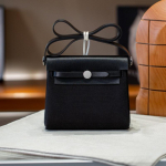 2026 Uus 20cm Veisenahast L&otilde;uendiga Nahast Kott Mini &Otilde;la Crossbody Kangast Piiri&uuml;lene Approximately 20 x 17 x 7CM