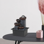 Lauapealne purskkaev jooga meditatsioon, l&otilde;&otilde;gastav magamistuba siseruumides