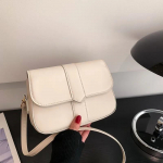 Nahast &otilde;lakott naistele disainerkotid ja rahakotid v&auml;ikesed postikotid monokroomsed crossbody kotid moetrend