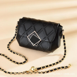 V&auml;ike kott naiste mood kett kandmine t&uuml;drukud k&otilde;ik &uuml;le keha kott v&auml;ike ruut .