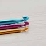 3 tk/komplekt mitmev&auml;rviline mini alumiiniumist v&otilde;tmehoidja heegeln&otilde;elad isetehtud k&auml;sit&ouml;&ouml; t&ouml;&ouml;riistad kudumisvardad