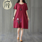Retro etnilise stiiliga puuvillane ja linane avara tikitud naiste vabaaja keskmise pikkusega kleit l&uuml;hikeste varrukatega &uuml;markaelusega suvine L punane
