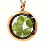 Pierres et Min&eacute;raux. Collier P&eacute;ridot brut. Mod&egrave;le M&eacute;daillon 20 mm. Couleur Or rose.