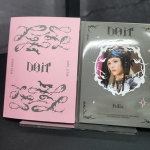 Stray Kids &lsquo;TEE SEDA&rsquo; H&uuml;pikpood Ametlik kaup 10. Mini Sticker Book [Hyunjin]