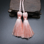 Elutoa kardinapael Pol&uuml;esteraknatarvikud Kontori rippuvad pallihoidja sidemed K&auml;sitsi valmistatud kootud tutik&ouml;ied roosa