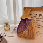 Naiste k&auml;sitsi valmistatud kootud v&auml;ike k&auml;ekott Vabaaja randmekott Jaapani laia triibulise triibuga ostukotte &otilde;pilaste korduvkasutatav &otilde;lakott a khaki