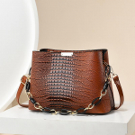 Naiste kandekott Disainerid Luksuslikud k&auml;ekotid Krokodillimustriga &auml;mber Lihtne naiste &otilde;lakott 25x11x18cm pruun