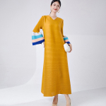 Elegantne pluss-suuruses volditud pikk kleit trompetvarrukatega One Size kollane/sinepikollane