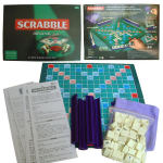 SCRABBLE Mitmekeelne T&auml;hestiku H&auml;&auml;ldusm&auml;ng: Inglise, Prantsuse, Hispaania &Otilde;ppelaudm&auml;ng English Edition 011
