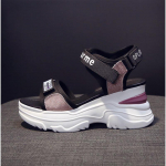 Uued suvised naiste sandaalid paksu tallaga kiilkontsad vabaaja k&otilde;rgust suurendavad kiilkontsad mitmek&uuml;lgsed sandaalid 40 roosa