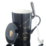 Keraamilised kruusid 12 t&auml;htkuju loomingulised kruusid lusikakaanega Must kruus portselanist Zodiac piima kohvitass joogin&otilde;ud paaridele kingitus