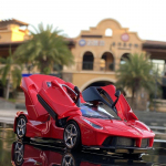 1:32 Ferraris Laferrari FXXK m&auml;ngusulamist auto survevalu ja m&auml;ngus&otilde;idukid Heli- ja valgusautomudelite kollektsioon Lastele m&otilde;eldud autom&auml;nguasjad