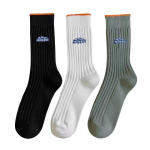 3 paari sokke Meeste pika toruga &uuml;li&otilde;pilaste spordikorvpallisokid keskmise varrukaga mitmek&uuml;lgsete sokkide trend