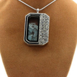 Pierres et Min&eacute;raux. Collier Aigue-Marine brut. Mod&egrave;le demi-rectangle.