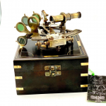 Antiikmere Navigatsioonikompass Sekstant Vintage Merendusastrolaabium Laevainstrumendid Puidust Karbiga J. Scott London-Messingist Laevasekstant