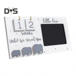 Vasts&uuml;ndinud beebi pildiraami m&auml;lestusm&auml;rk Kaitske v&auml;&auml;rtuslikke hetki. J&auml;&auml;dvustage kasvavat armastust pildiraami varustus valge