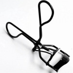 3D koolutatavate ripsmekoolutajate hulgim&uuml;&uuml;k, kolmem&otilde;&otilde;tmeline integreeritud looduslik kaasaskantav ripsmekoolutaja ilut&ouml;&ouml;riist must