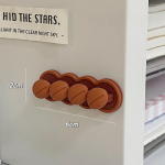 Lauaarvuti kaabli organiseerija Mobiiltelefoni laadimisandmeside kaabel Salvestus ja viimistlus Kerimisvastane fikseeritud klamber J&auml;ljeta Puudub Punch Kleepkonks God of wealth baby