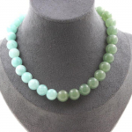 Pierres et Min&eacute;raux. Collier perles Ang&eacute;lite 10 mm + Aventurine 10 mm. Chaine en acier Collier femmes, hommes. Taille personnalisab