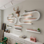 Seinale paigaldatav U-kujuline k&uuml;&uuml;nelakihoidik ja geeliriiul salongidele Transparent Horizontal Stripe Rack (White/Black)