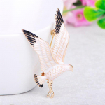 Blucome Vivid Eagle Shape Prossid Email Loomade Rev&auml;&auml;riti Ehted Naistele Poistele Kampsun M&uuml;tsid Korsage Sall Klamber Kaunistused Kingitus valge