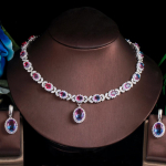 CMM-i m&uuml;stilised tsirkooniumoksiidist ovaalsed k&otilde;rvar&otilde;ngad ja kaelakee komplektid mitmev&auml;rviline