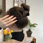 &Otilde;rn Velvet Bow Bun Juukseklamber Suur esmaklassiline juukseklamber French Pearl Back juukseklamber