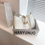 Naiste &uuml;hev&auml;rviline t&otilde;mblukuga kaldus baguette kott vaba aja PU pelmeenist &otilde;lakotid reguleeritav rihm One Size valge