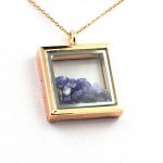Pierres et Min&eacute;raux. Collier Tanzanite brut. Mod&egrave;le carr&eacute;. Couleur Or rose.
