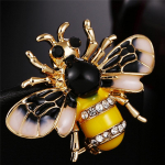 Naiste &otilde;rna emailiga kristallist vesipuur v&auml;ikese mesilase kaelusega n&ouml;&ouml;pn&otilde;elaga ehted kollane