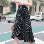 Suvine moekas seelik Naiste vabaaja &scaron;ifoonist &uuml;hes t&uuml;kis pitsitud k&otilde;rge v&ouml;&ouml;kohaga ebakorrap&auml;rase volangiga lahtised t&auml;pilised seelikud One Size