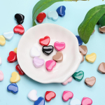 Kodused peotarbed lahtised helmed DIY 11,7*13,5 mm Macaron Color Heart Fashion Akr&uuml;&uuml;lmaterjalid 40pcs mitmev&auml;rviline