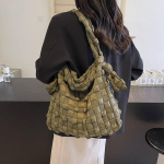 S&uuml;gis- ja talvine suure mahutavusega volditud ruuduline pilvekott Kerge &otilde;lakott Lady Messengeri kerged reisikotid