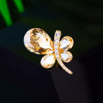 Emerald Butterfly pross Naiselikkus putukate pross Niche Premium Pin Retro &uuml;likonna aksessuaarid