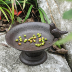 Linnuvanni s&ouml;&ouml;tja veekauss Malmvannid, mis s&ouml;&ouml;davad &otilde;ues tagaaias