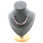 Pierres et Min&eacute;raux. Collier 15 perles Mica violet de Tanzanie 8 mm. Chaine en acier Collier femmes, hommes. Taille personnalisable.