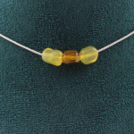 Pierres et Min&eacute;raux. Collier 3 perles Opale jaune d'Australie. Chaine en acier inoxydable Collier femmes, hommes. Taille personnali