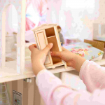 Maja riidekapp 1:12 Simulatsioon Miniatuurne m&ouml;&ouml;bel Puidust vintage riidekapp M&auml;nguasjade maja kaunistamiseks tarvik