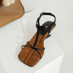 2024. aasta uued suvised ehtsast nahast retrov&auml;rvi kandilised sandaalid Moodsad k&otilde;rge kontsaga sussid naiste naiste sandaalid 40