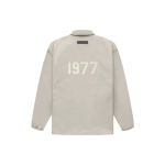Fear of God Essentials 1977 Kollektsioon SS22 Treenerijakk &Uuml;hev&auml;rvilise Logoga ja Kraega Unisex &Uuml;ler&otilde;ivad &Uuml;hev&auml;rviline FOG-SS22-939 L white