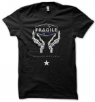 Death Stranding Fragile Express Kojima Unisex T-s&auml;rk S