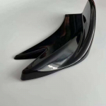 1 paar auto tagumise p&otilde;rkeraua hajuti riba tiibade k&uuml;ljeseeliku pikendushuulespoileri &uuml;mbruskaunistus Glossy Black Small Corner