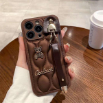 Armas karu k&auml;epael sulejope telefoni&uuml;mbris iPhone'i jaoks 16 15 14 13 12 11 Pro Max Korea pehme kate iPhone 16 Pro Max